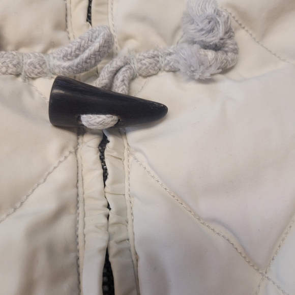 Eddie Bauer Women's White Gray Quilted Down Vest With Toggles Size Medium - Picture 7 of 12